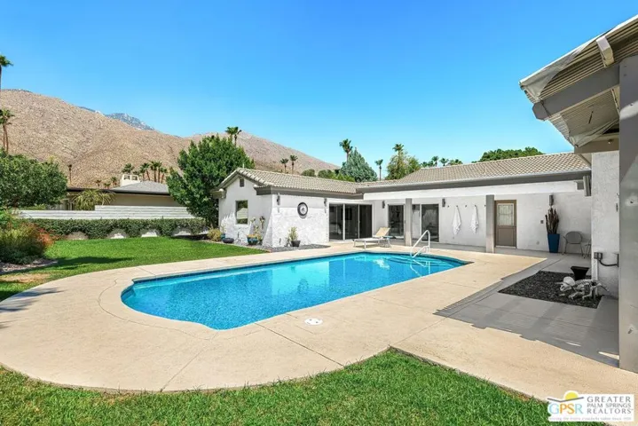 605 E Sierra Way, Palm Springs, California 92264