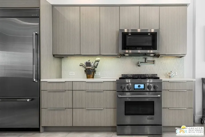 605 E Sierra Way, Palm Springs, California 92264