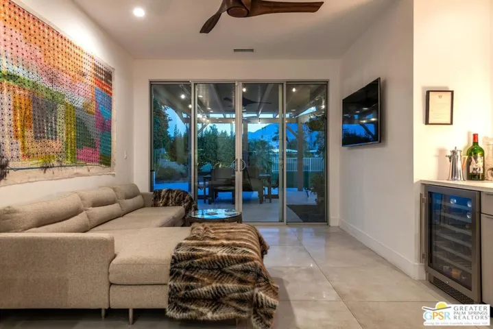 605 E Sierra Way, Palm Springs, California 92264
