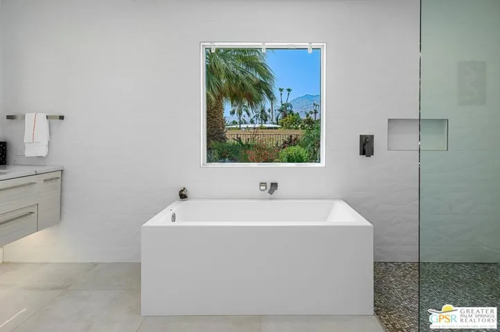 605 E Sierra Way, Palm Springs, California 92264