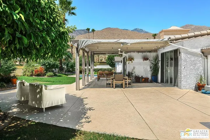 605 E Sierra Way, Palm Springs, California 92264