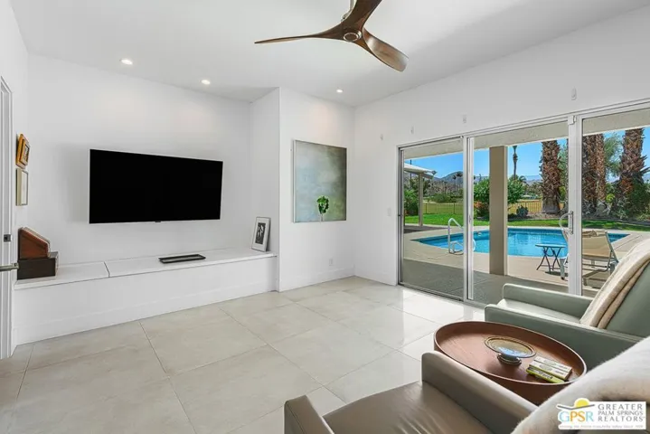 605 E Sierra Way, Palm Springs, California 92264