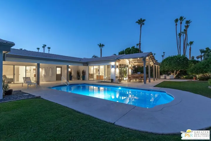 605 E Sierra Way, Palm Springs, California 92264