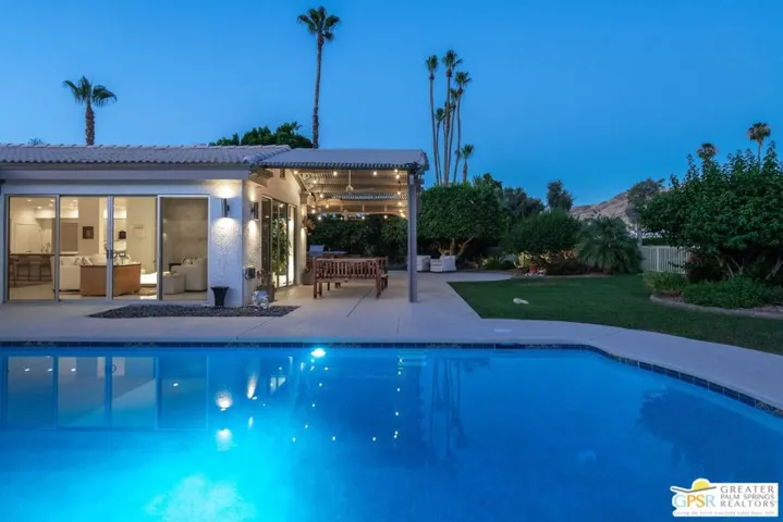 605 E Sierra Way, Palm Springs, California 92264