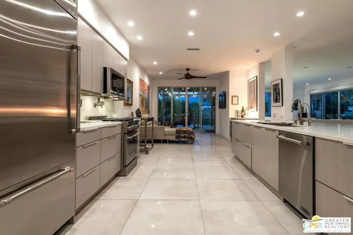 605 E Sierra Way, Palm Springs, California 92264
