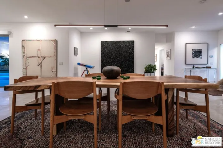 605 E Sierra Way, Palm Springs, California 92264