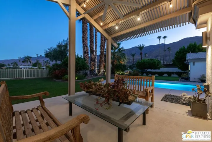 605 E Sierra Way, Palm Springs, California 92264