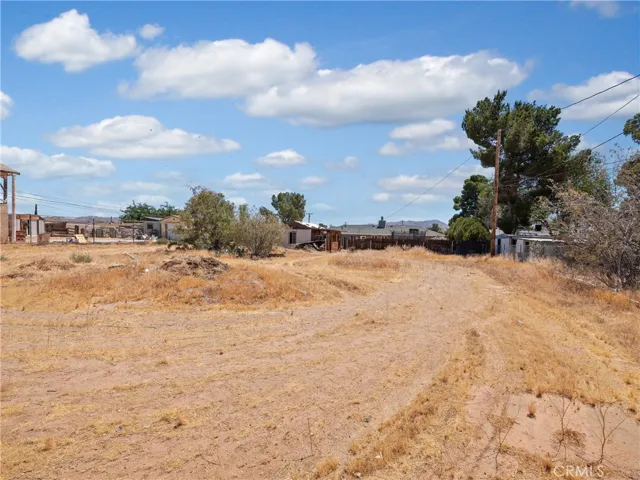 13910 Osage Road, Apple Valley, California 92307