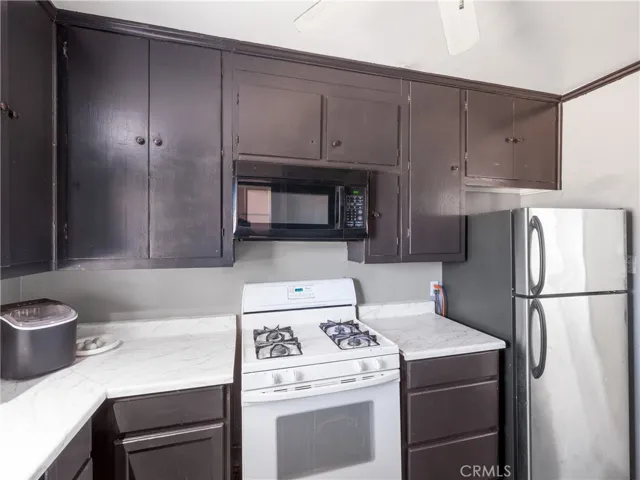 13910 Osage Road, Apple Valley, California 92307