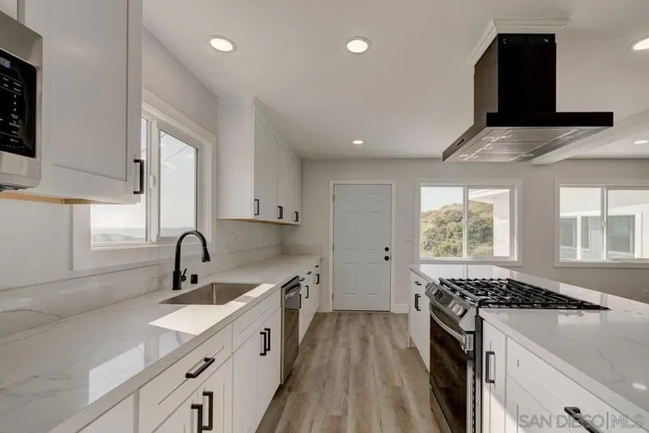 12112 Los Amigos Way, Lakeside, California 92040