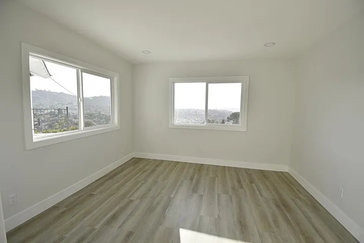 OPTIONAL 5TH BEDROOM/DEN WITH VIEWS