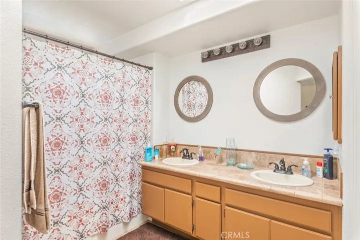 Primary Bath with Tub Shower
