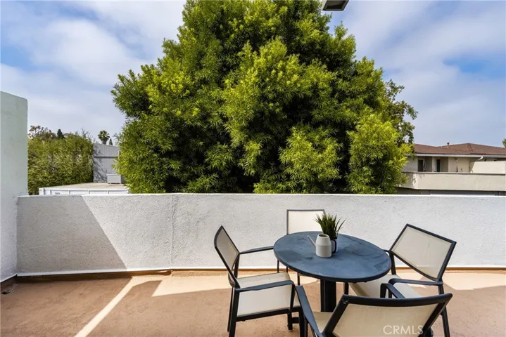 Upstairs balcony from bedrooms 3 and 4