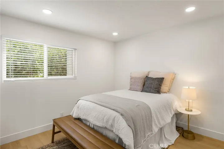 Bedroom 2 (middle)