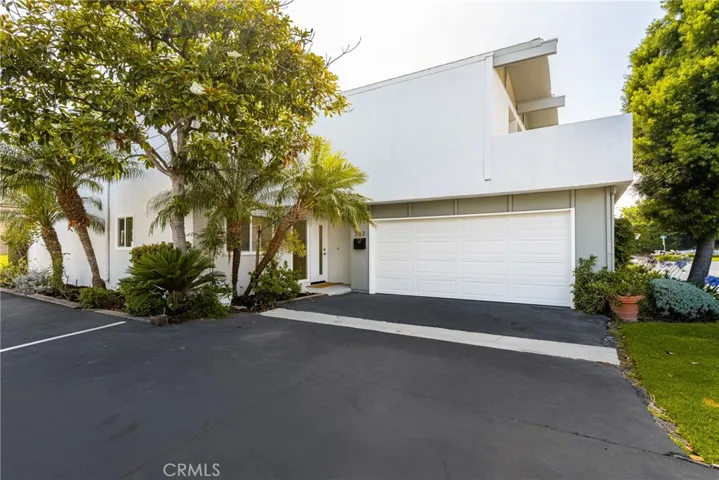 362 Grenoble Lane, Costa Mesa, California 92627