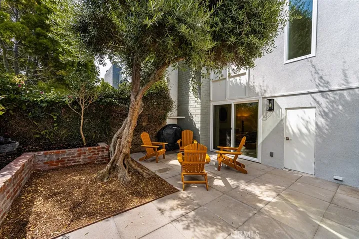 362 Grenoble Lane, Costa Mesa, California 92627