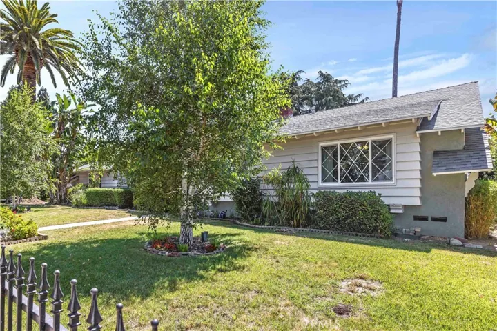 2292 N. Orange Grove Ave., Pomona, California 91767