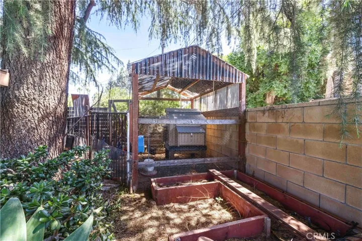 2292 N. Orange Grove Ave., Pomona, California 91767
