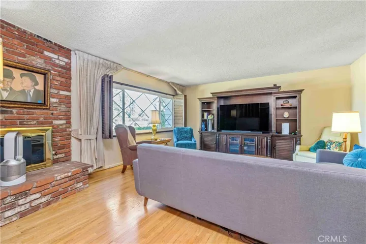 2292 N. Orange Grove Ave., Pomona, California 91767
