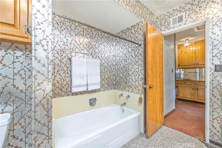 2292 N. Orange Grove Ave., Pomona, California 91767