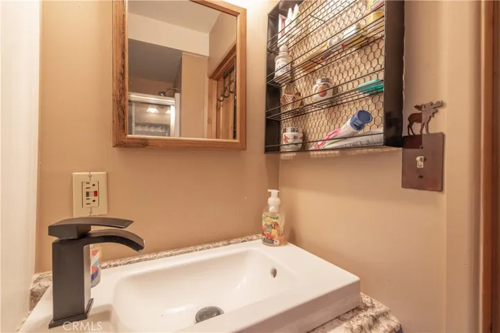 231 Sunset Lane, Sugarloaf, California 92386