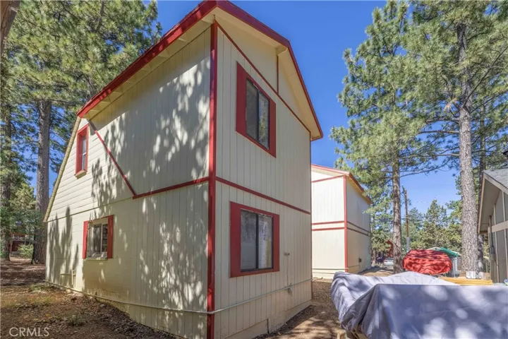 231 Sunset Lane, Sugarloaf, California 92386