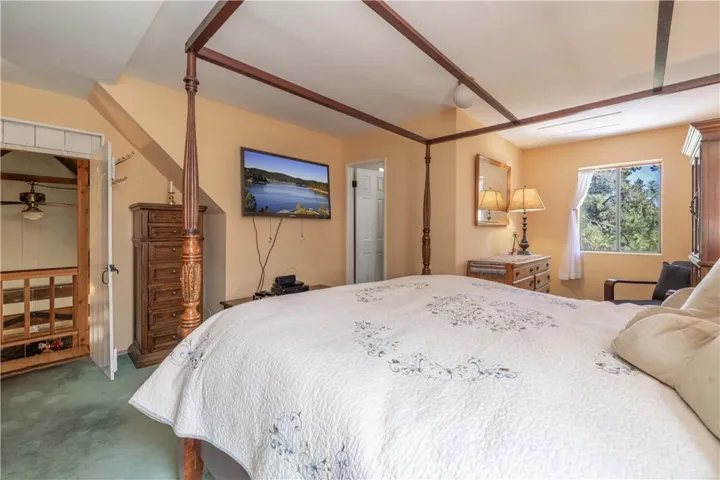 231 Sunset Lane, Sugarloaf, California 92386
