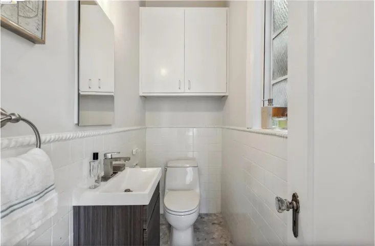 5301 Broadway Ter, Oakland, California 94618