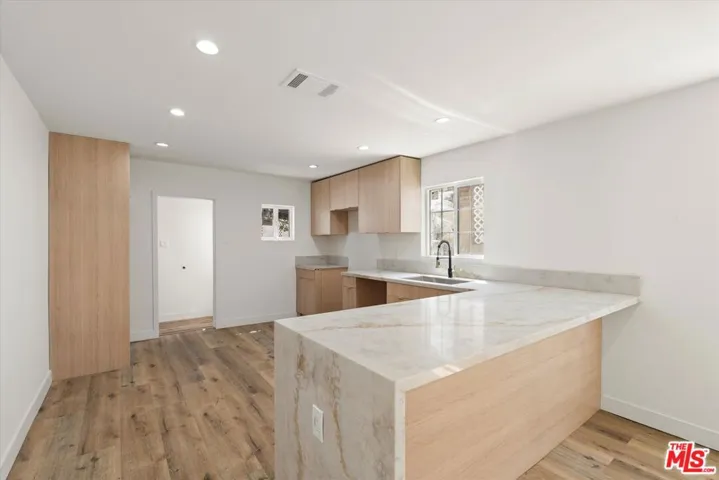 3748 Veteran Avenue, Los Angeles, California 90034