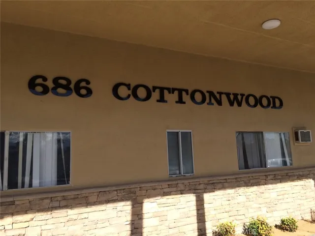 686 E Cottonwood Road, Palm Springs, California 92262
