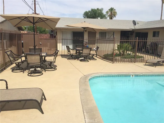 686 E Cottonwood Road, Palm Springs, California 92262