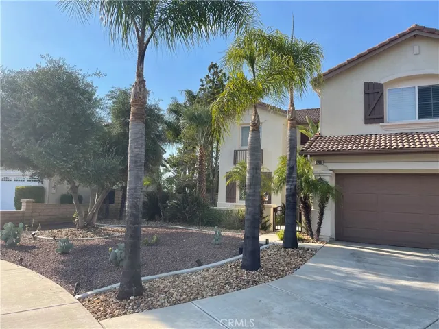 Another beautiful view of the house.