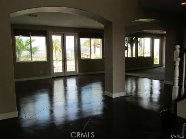 Front Living Door View with Mountain View.