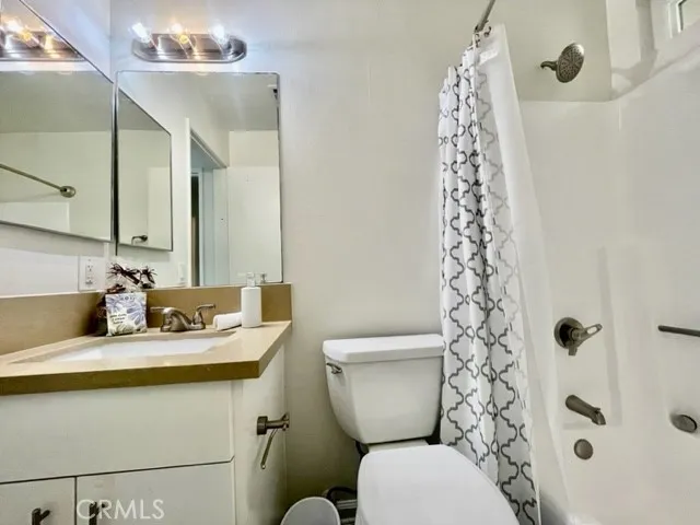 44220 San Pablo Avenue 6, Palm Desert, California 92260