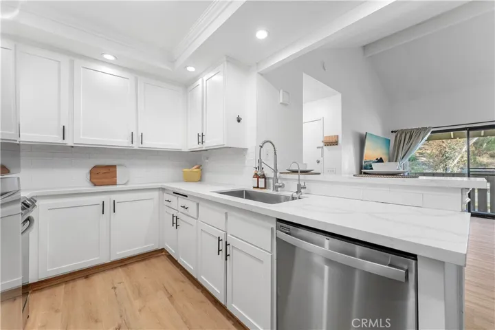 28 Country Mile Road, Phillips Ranch, California 91766