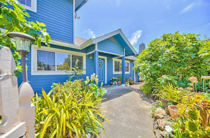 223 Bentley Street, Pacific Grove, California 93950