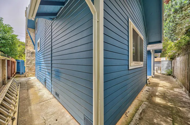 223 Bentley Street, Pacific Grove, California 93950