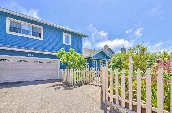 223 Bentley Street, Pacific Grove, California 93950