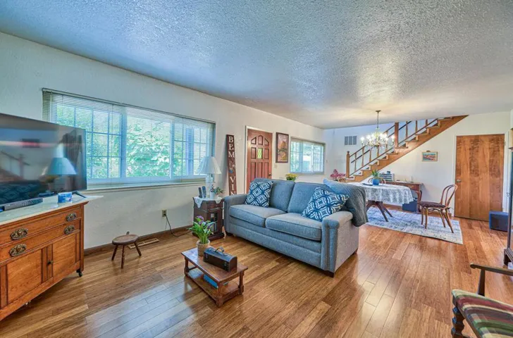 223 Bentley Street, Pacific Grove, California 93950