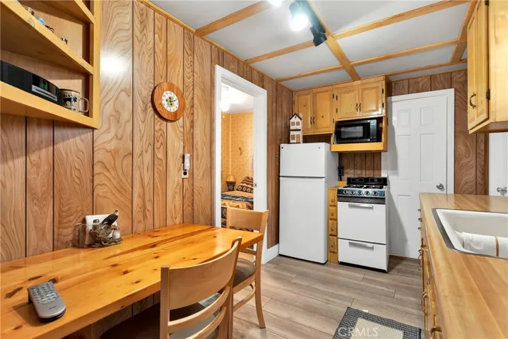 705 Cedar Lane, Crestline, California 92325
