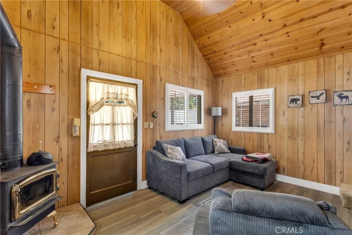 705 Cedar Lane, Crestline, California 92325