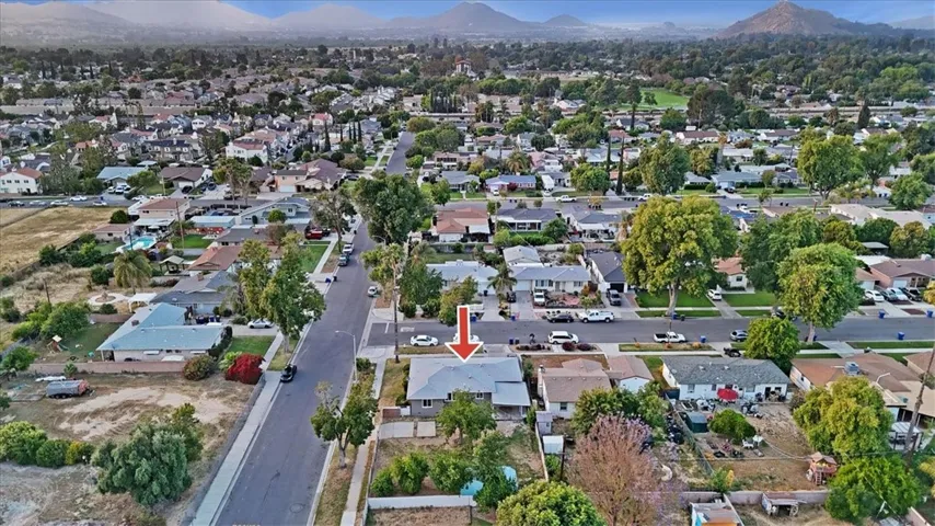 4896 Sunnyside Drive, Riverside, California 92506