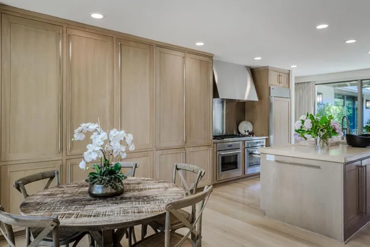 823 La Mesa Drive, Portola Valley, California 94028