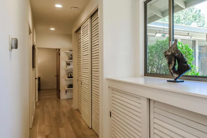 823 La Mesa Drive, Portola Valley, California 94028
