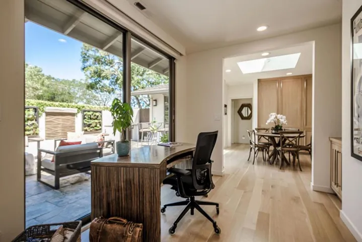 823 La Mesa Drive, Portola Valley, California 94028