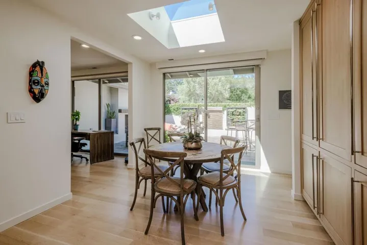 823 La Mesa Drive, Portola Valley, California 94028