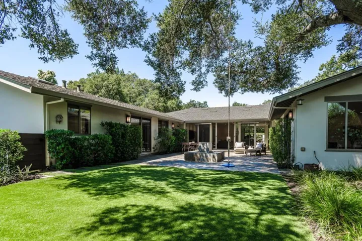 823 La Mesa Drive, Portola Valley, California 94028