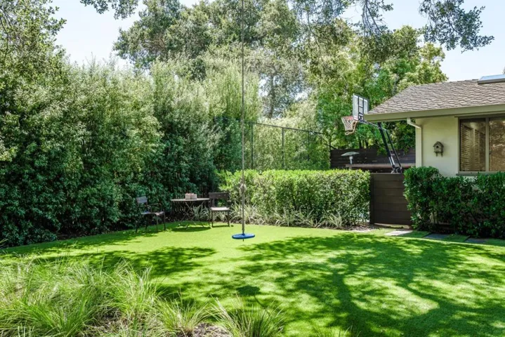 823 La Mesa Drive, Portola Valley, California 94028