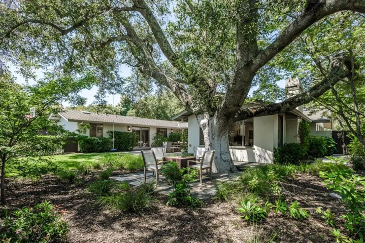 823 La Mesa Drive, Portola Valley, California 94028