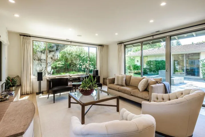 823 La Mesa Drive, Portola Valley, California 94028